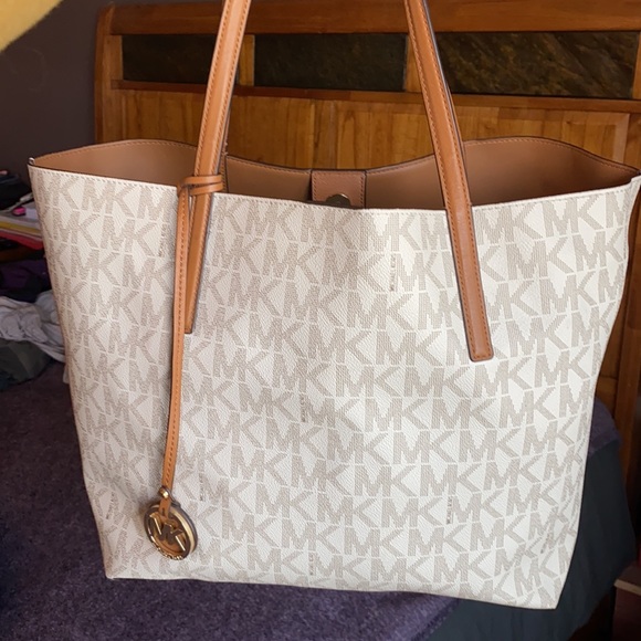 MK bag - Picture 3 of 3